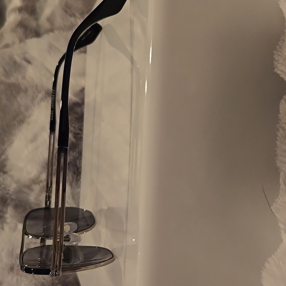 Marc Jacobs Black and Silver Sunglasses Brand New in Case - Picture 4 of 13